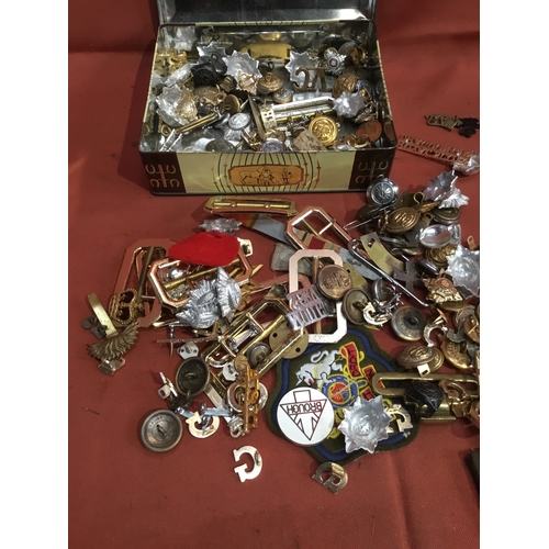 45 - Quantity of military ware inc tunic buttons, patches, buckles and more