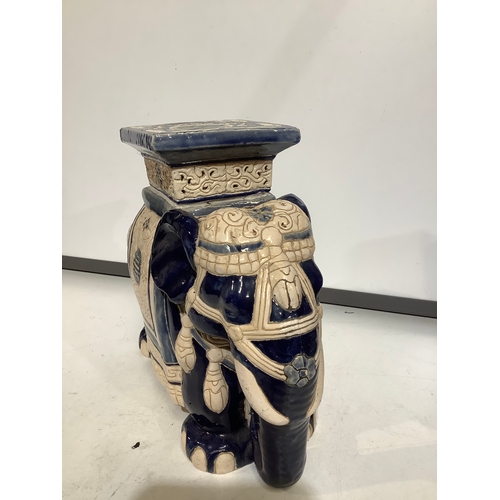 268 - Elephant Ceramic Pot Stand