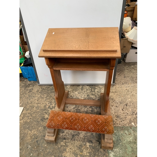 148 - Vintage wooden kneeling prayer bench with book stand