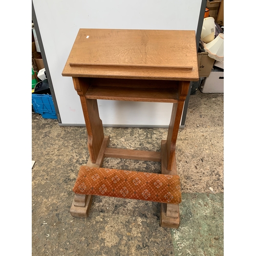 148 - Vintage wooden kneeling prayer bench with book stand