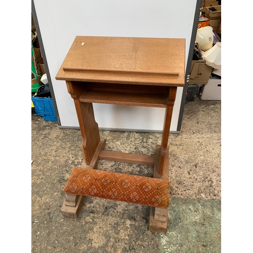 148 - Vintage wooden kneeling prayer bench with book stand