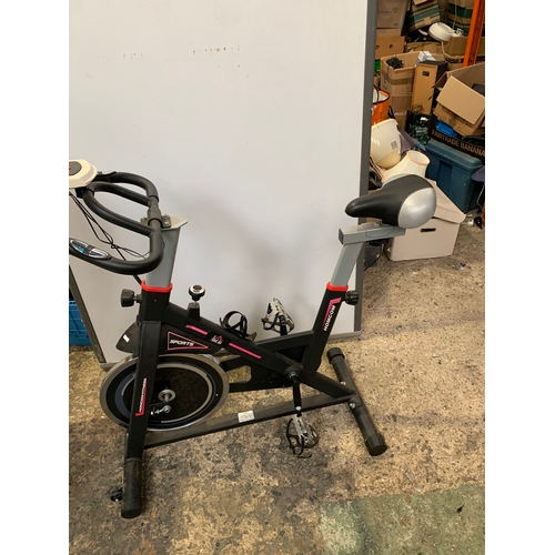 223 - Exercise pedal machine