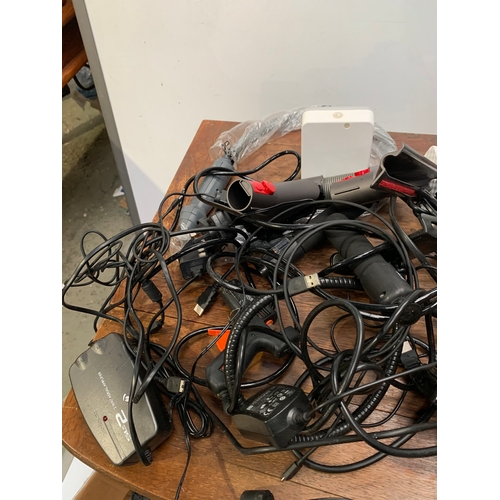 292 - Mixed lot of charger leads, tv antenna and more