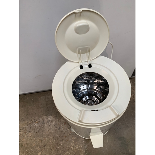 395 - Frigidaire 2800 rpm tub washing machine