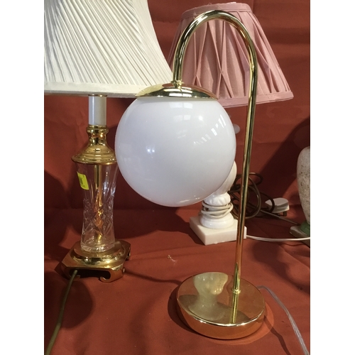 408 - Quantity of table lamps inc brass style