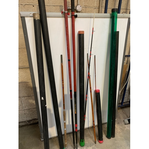 485 - Quantity of fishing rods and tubes