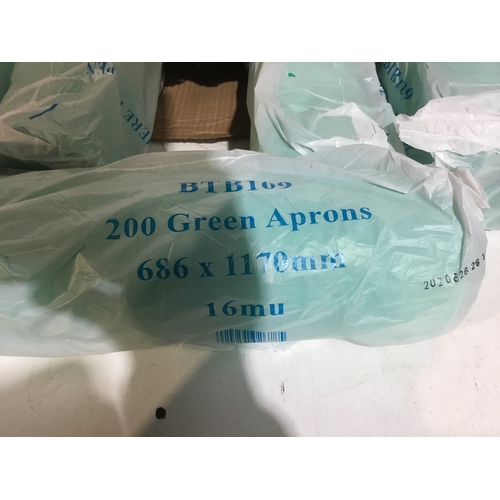 140 - 10 Rolls of 200 Green Aprons (686x1170mm)