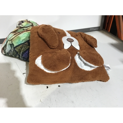 91 - Dragon Blanket and Foot Warmer Cushion