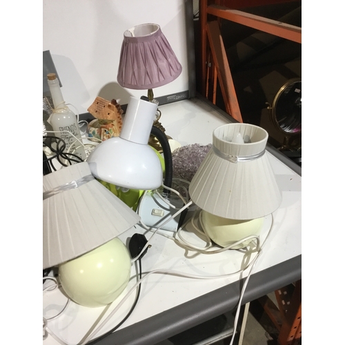 124 - Mixed Lot of Desk Table Lamps