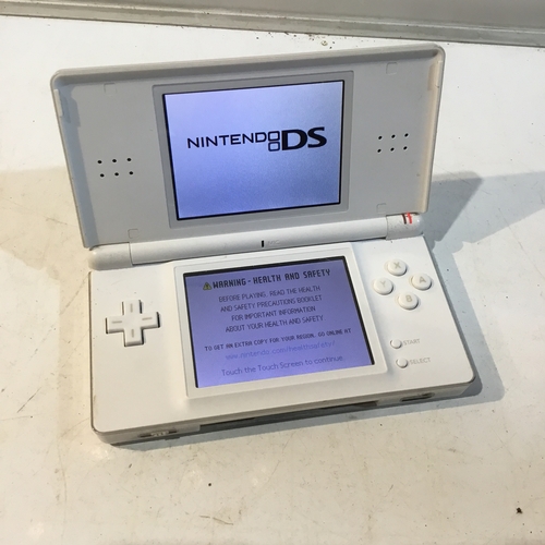 112 - Nintendo DS Lite handheld console