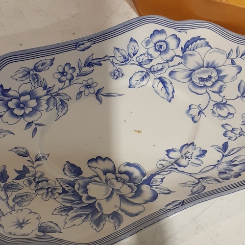 13 - Blue/White Spode tiled wooden tray. Also blue/white trinket dishes, Spode, Clifton, Orchid etc. No d... 