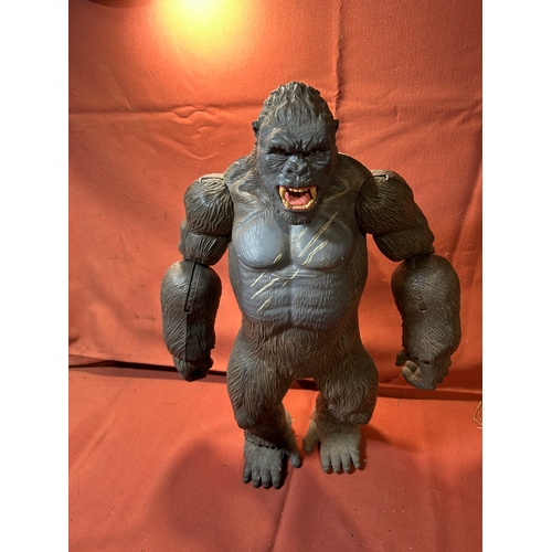 157 - King Kong and Dinosaur Action Figures