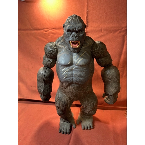 157 - King Kong and Dinosaur Action Figures