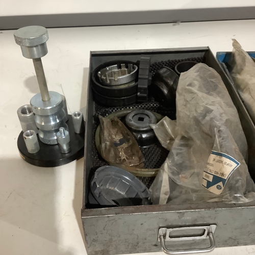 308 - Mixed lot includes Model DX 700 injector, slide hammer, water pump, pulley, wrench pressure gauge, a... 