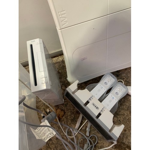 30 - Nintendo Wii, games, Wii board & controllers