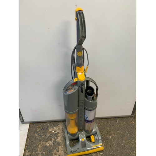 620 - Dyson DC03 vacuum cleaner - working