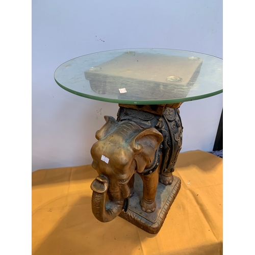 643 - Elephant side table with glass top - in gold and black colour