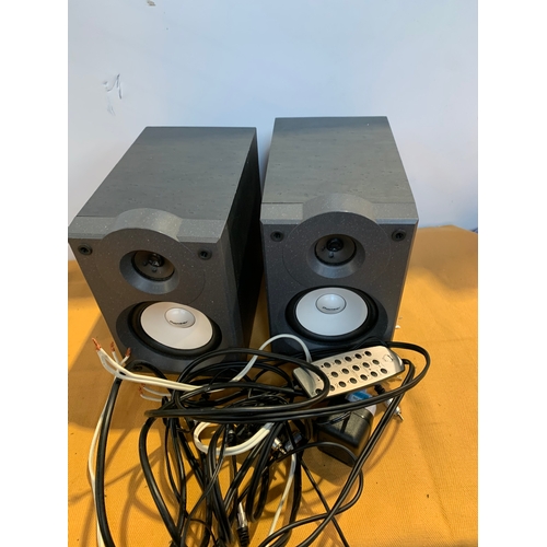 645 - Analog VU meter and pair of Pioneer bookshelf speakers