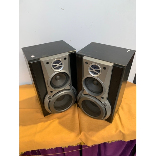 722 - Pair of Technics Speakers - Model SB-EH750