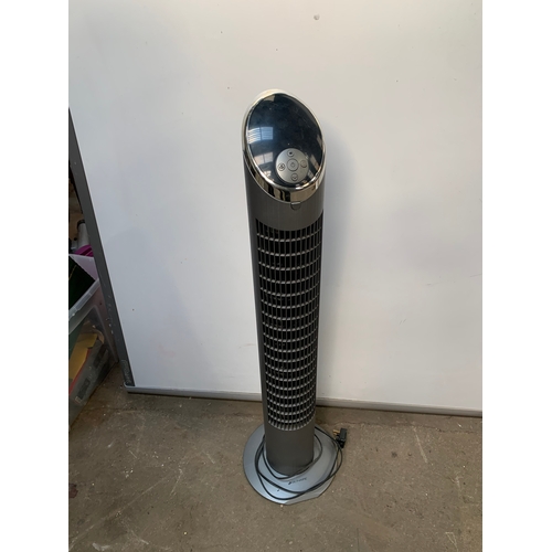 732 - Floorstanding oscillating fan