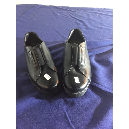 493 - Black leather flat shoes by Prada-Milano size 6.5