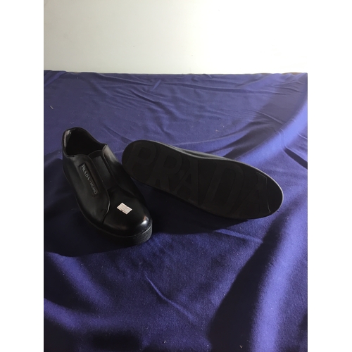 493 - Black leather flat shoes by Prada-Milano size 6.5