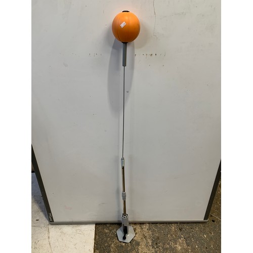 709 - Punching Target with floor suction