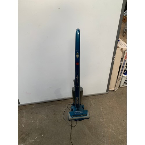 705 - Hoover Vortex Upright Vacuum Cleaber