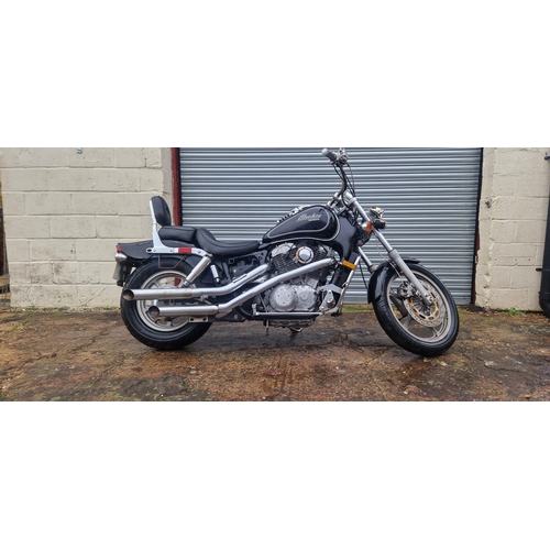 646 - Honda Shadow 1100 motorbike - 1986 - known running - with 2x new batteries - sold as a project bike ... 