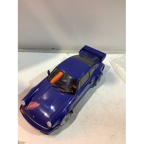 93A - Blue Porsche 911 scale 1/18