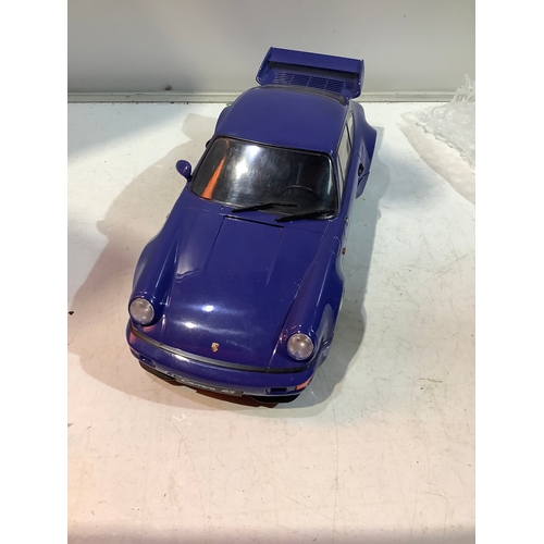 93A - Blue Porsche 911 scale 1/18