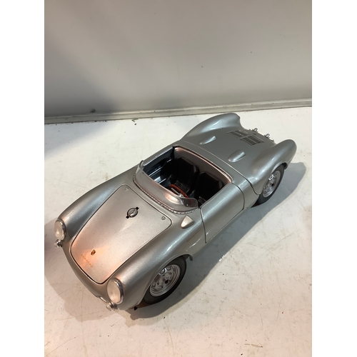 99A - Maisto Porsche 550 A spyder scale 1/18