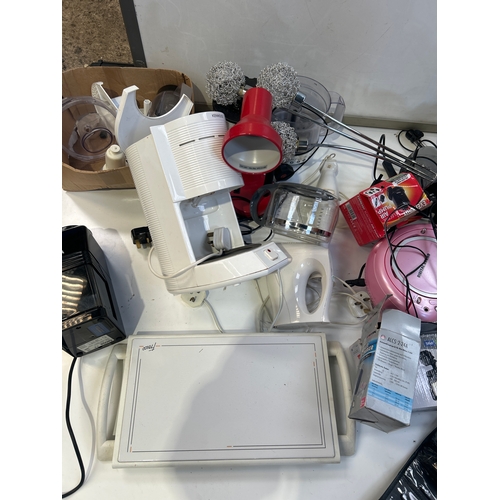 139 - Mixed Homeware Lot inc kitchen goods, coffee machine, shaver kit etc