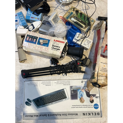 140 - Mixed Lot with Keyboard, Battery Charger, Wind Up Torch, Lamp etc