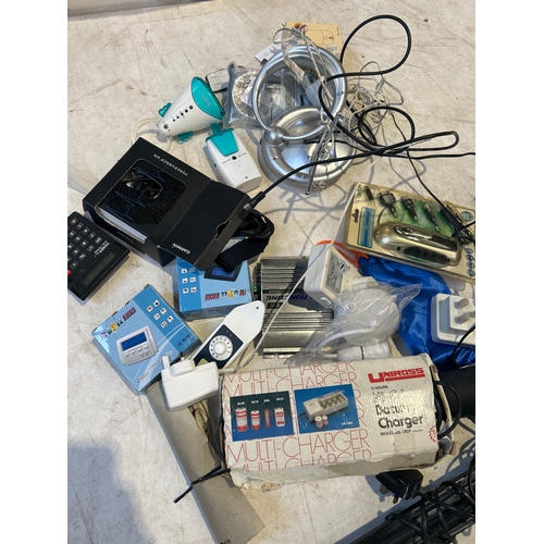 140 - Mixed Lot with Keyboard, Battery Charger, Wind Up Torch, Lamp etc