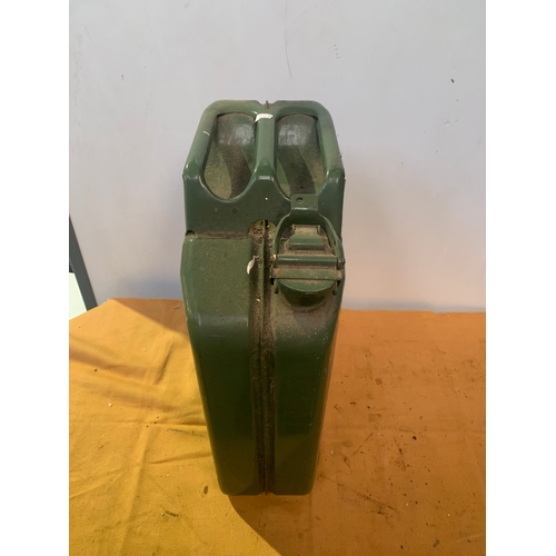 549 - 20 L metal jerry can