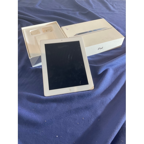 90 - Apple Ipad Wi-Fi 16Gb white no charger untested