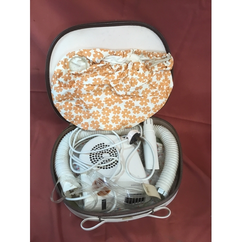 80 - Vintage Ronson hair drier in travel case