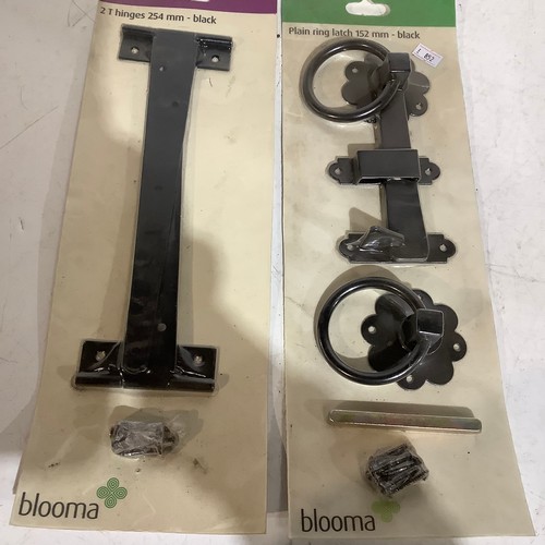 185 - Plain ring latch 152 mm black and 2 T hinges 254 mm black both sealed