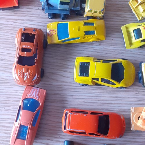 49A - Quantity of yellow and orange cars. Varying conditions from very good to playworn.