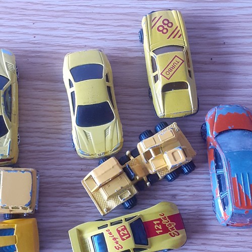 49A - Quantity of yellow and orange cars. Varying conditions from very good to playworn.