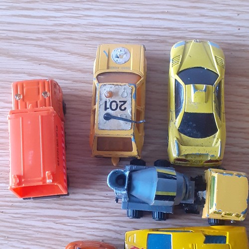 49A - Quantity of yellow and orange cars. Varying conditions from very good to playworn.