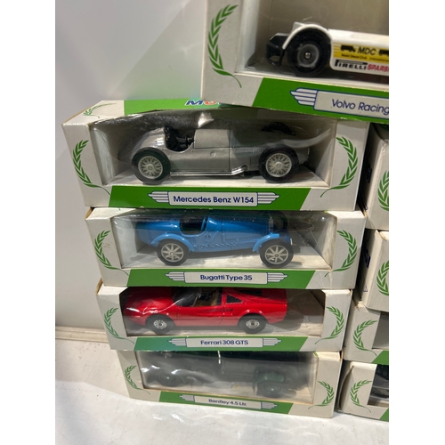 16 - Corgi Mobil Diecast Car Models