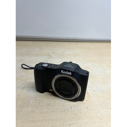 280A - Kodak PixPro FZ152 camera with battery & SD card