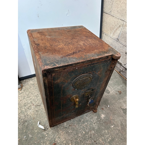 862 - F Grove and Sam Large Safe - with key