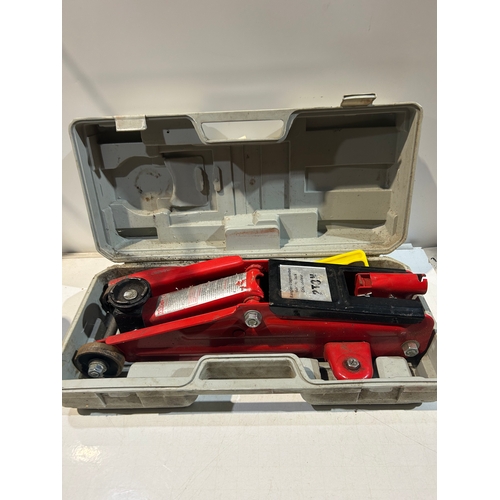 296 - 2 Tonne Hydraulic Jack