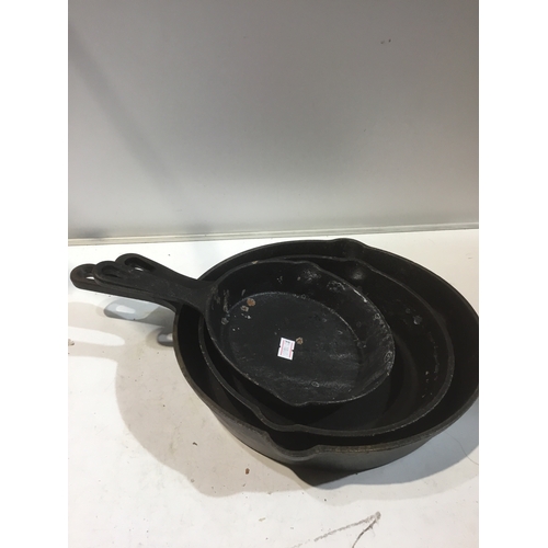 45 - Set of 3 cast iron skillets