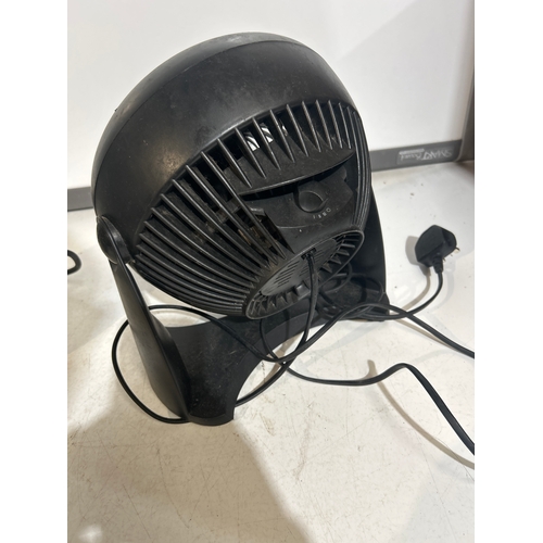 105 - Daewoo Mini Desk Heater and Honeywell Mini Fan