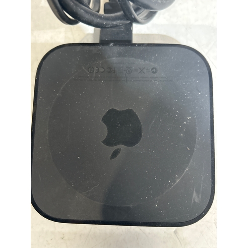 187 - AppleTV Box with remote