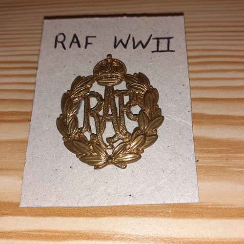 146A - RAF military brass cap badge. Good condition